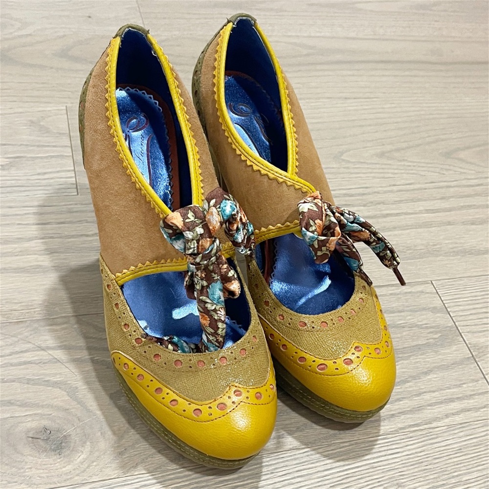 Cute gold Poetic Licence platform Mary Jane shoes